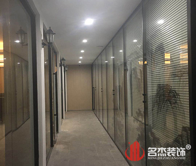 20200505163429_339 办公室装建设计