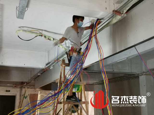 20210707155132_207 办公区域装建设计