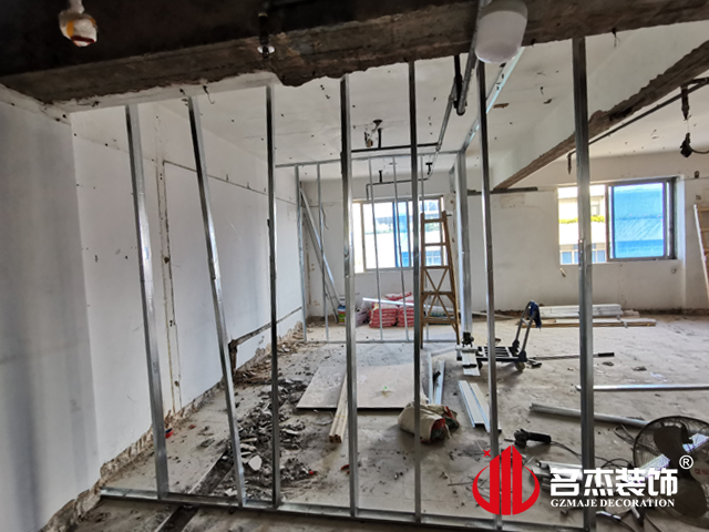 20220929145357_256 办公区域装建设计