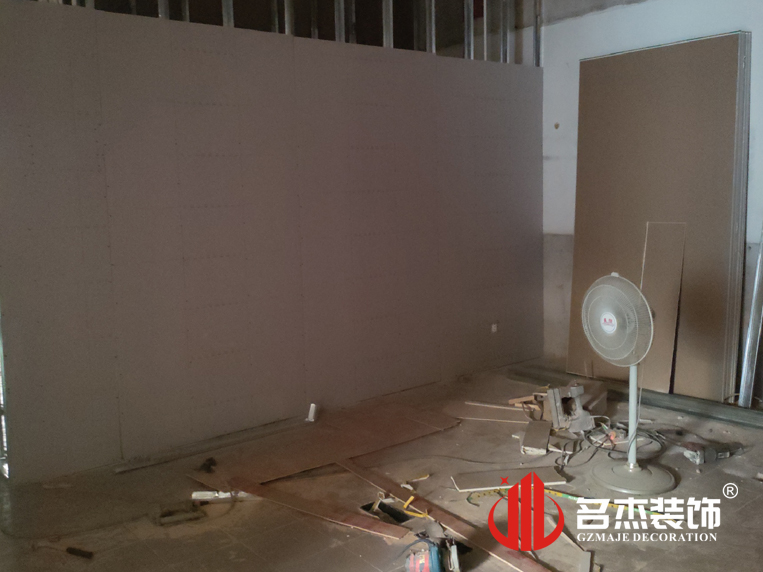 20250821155851_918 隔墙工序